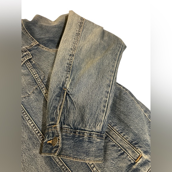 Old Navy Denim Jacket with Sherpa Lining - Picture 7 of 7